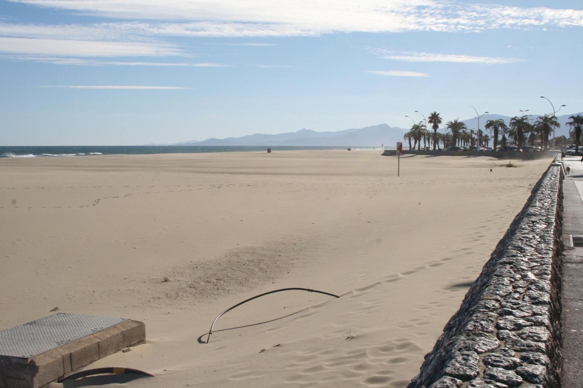 Charmant Studio 20 M De La Plage 卡内 外观 照片